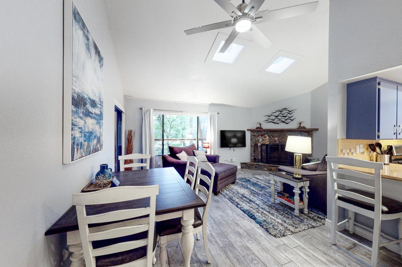 Cozy Mountain Townhome سارية العلم المظهر الخارجي الصورة